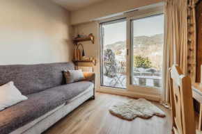 Cozy furnished apartment terrace with a magnificent view of the mountains
